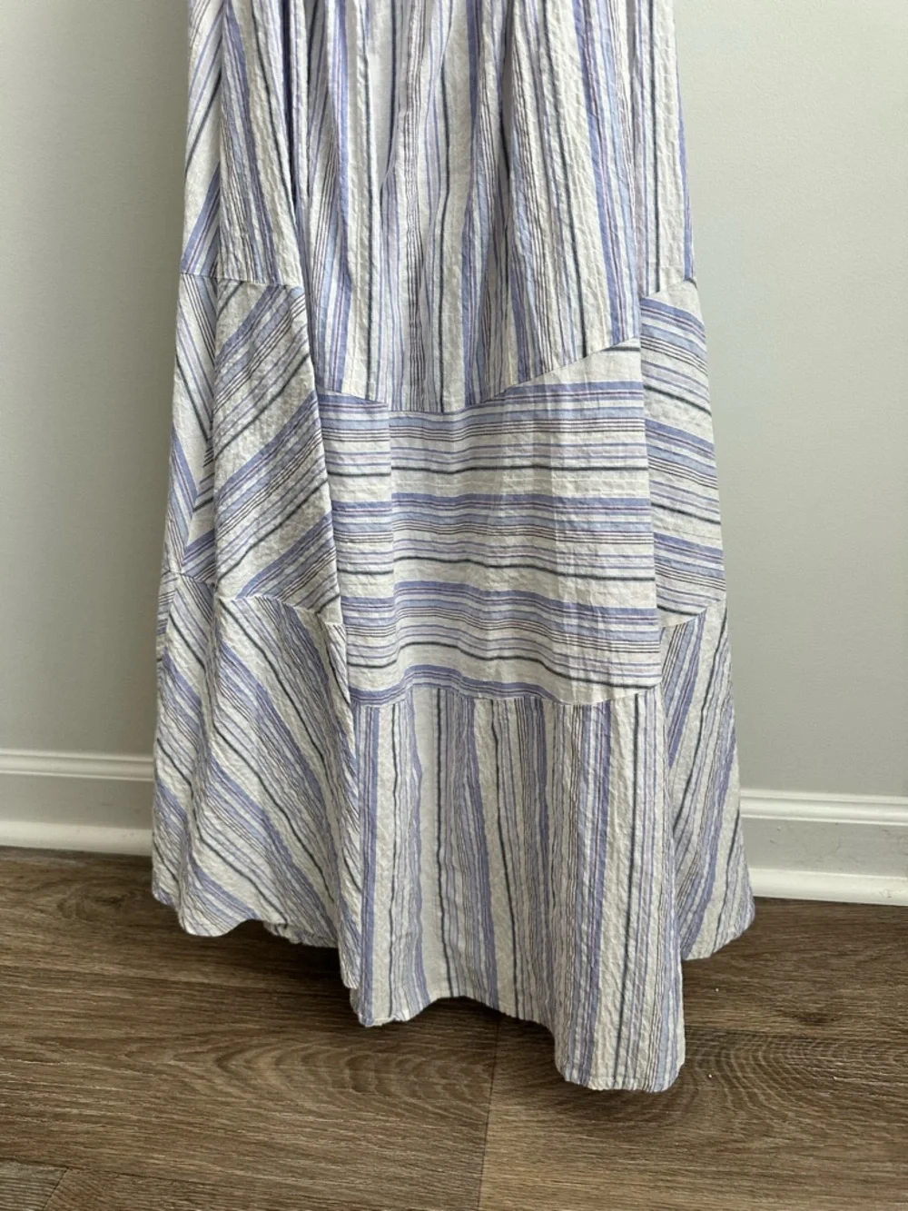 La Vie Rebecca Taylor Blue & White Striped Midi Dress | V-Neck Flowy Sundress - Picture 11 of 16